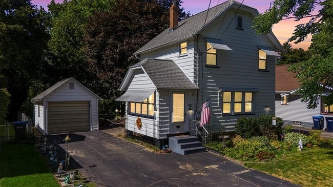 Photo - 92 Veness Ave