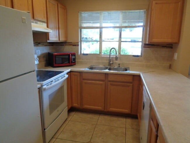 2614 E Pierson St Unit Main House