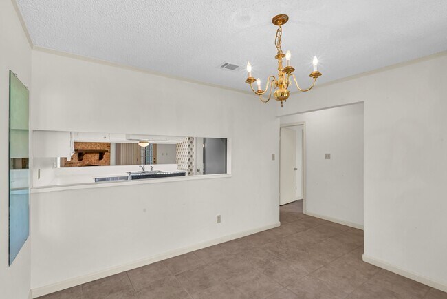 Building Photo - 1895 Country Village Blvd Rental