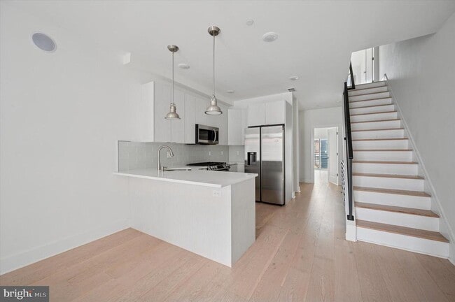 Building Photo - 1843 E Huntingdon St Unit B Rental