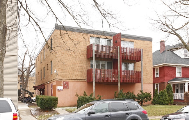 Building Photo - 925 Church St