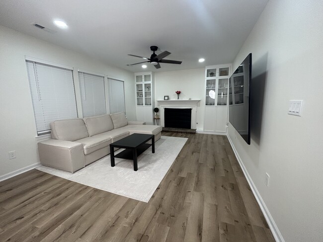 Photo - 4015 Lake Charles Way