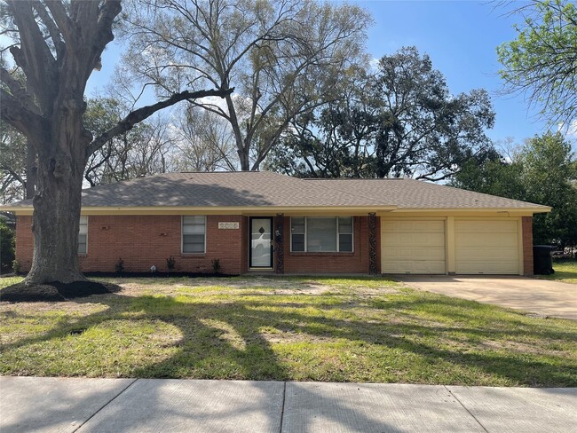 Photo - 2015 Wycliffe Dr