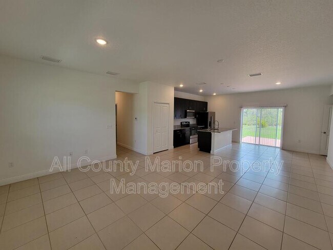 Photo - 405 Marion Oaks Ln