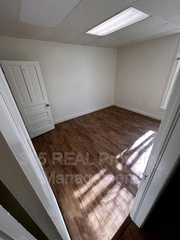 Photo - 1227 12th Ave Unit 2