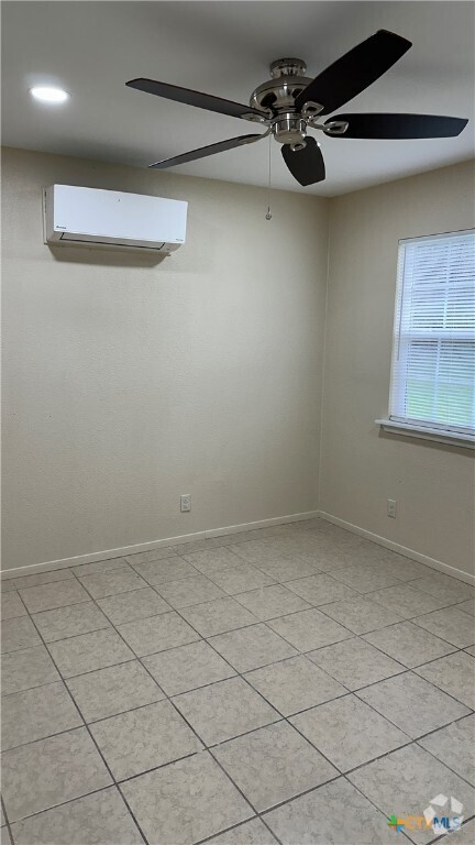 Building Photo - 1231 N LBJ Dr Unit 9 Rental