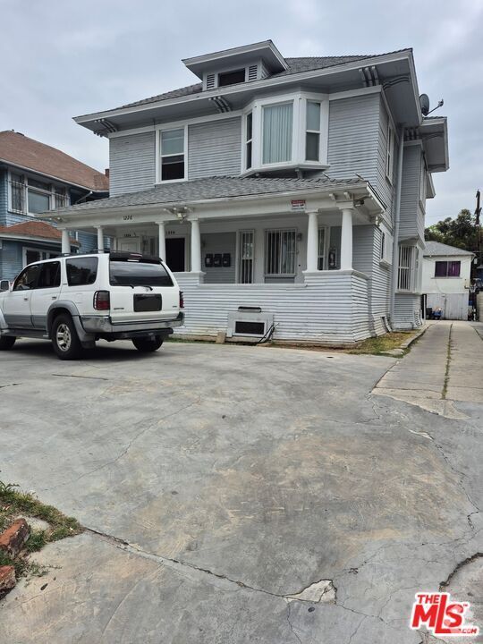 Building Photo - 1226 Elden Ave Rental