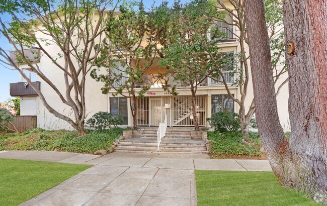 Building Photo - 1002 12th St in Santa Monica - North of Wi... Rental