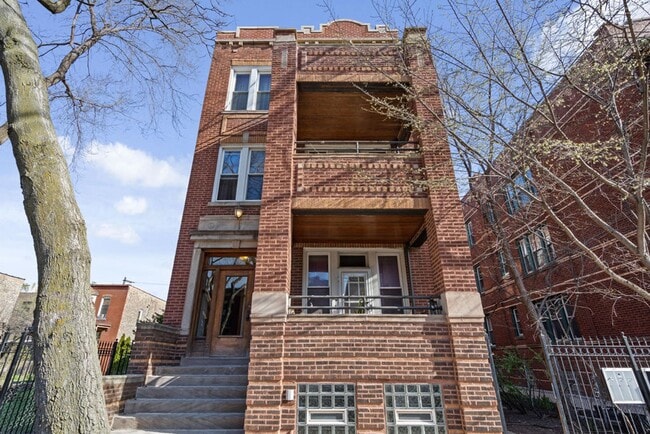 Building Photo - Beautiful 2BD/1BTH Apartment on Rice St!