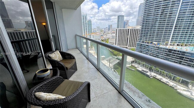 Photo - 475 Brickell Ave Unidad 2512