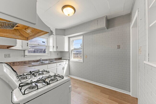 Photo - 803 1st Ave