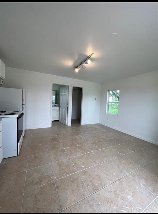 Photo - 6265 Highway 75