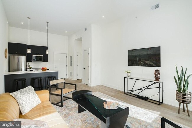 Photo - 5013 Springfield Ave Unit 515