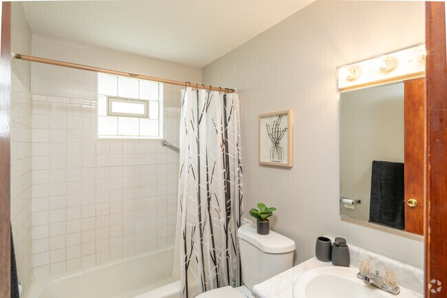 2BR, 1BA - 575SF - Bathroom - Antrim Apartments