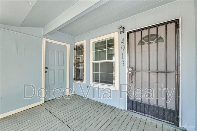 Photo - 4913 S 26th St