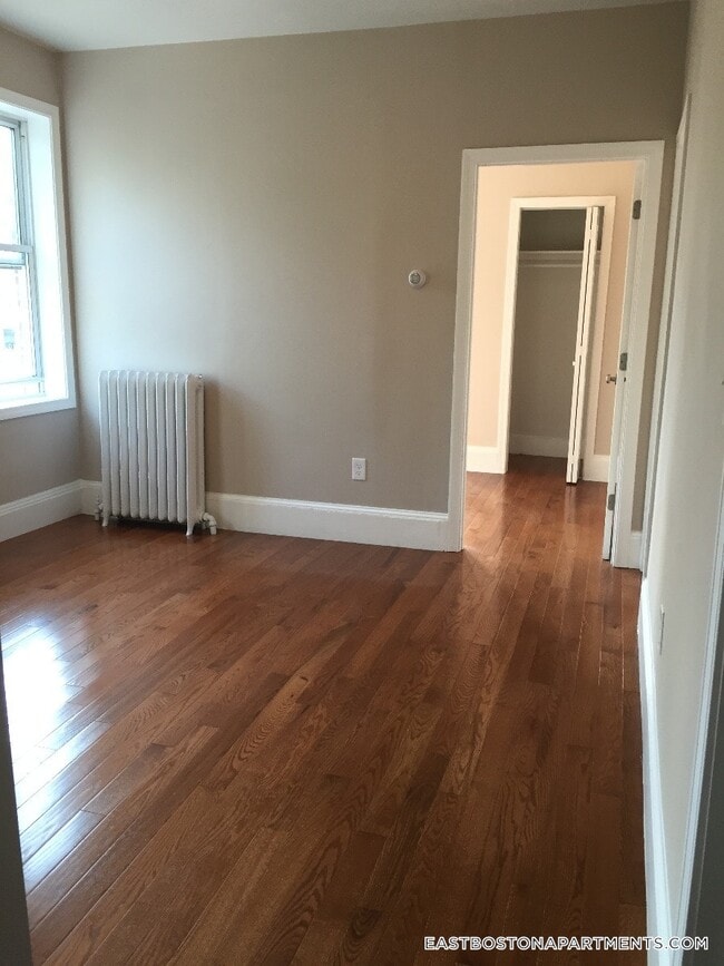 Photo - 241 Maverick St Unit 2