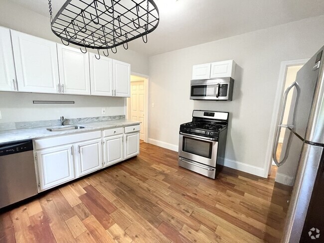 Building Photo - 26 Taft St Unit uni1 4-bed 1-bath Rental