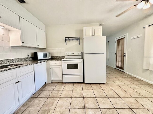 Photo - 1727 Douglas Ave