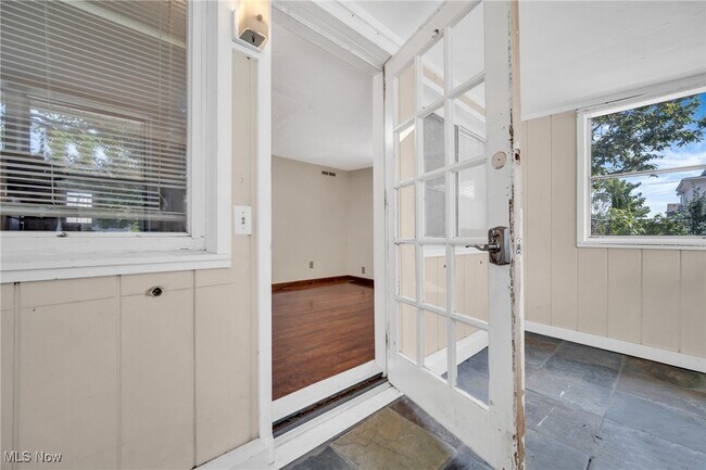 Photo - 17521 Crestland Rd