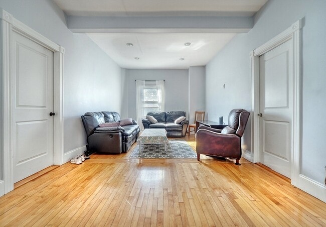 Photo - 437-439 High St Unit 2