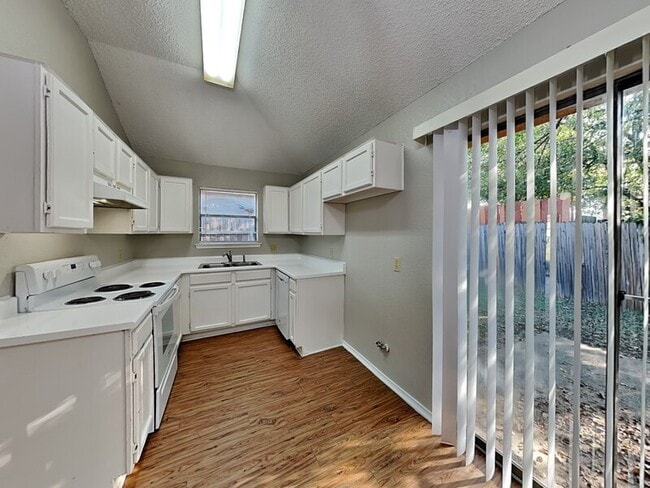 Photo - 8513 Gatlinburg Dr