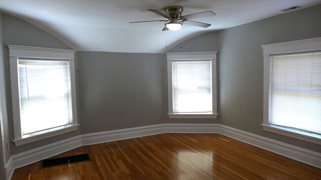 Photo - 136 Elgin Ave Unidad 2S