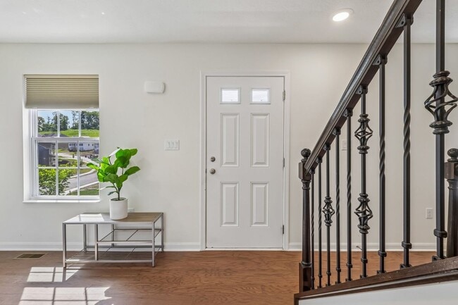 Photo - 1105 Deerfield Dr