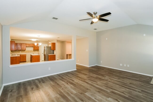 217 Hilltop Dr