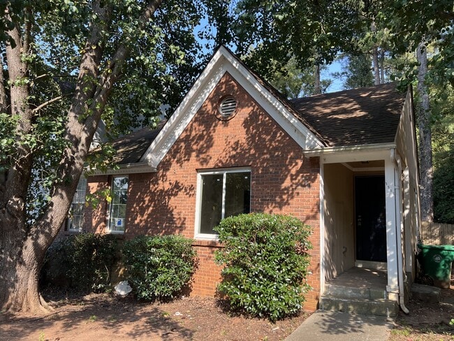 Building Photo - 3516 Kingswood Run