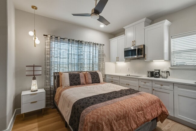 Building Photo - 3539 Mt Pleasant St Unit B