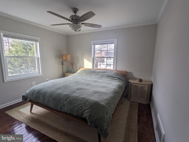 Photo - 4913 Lackawanna St