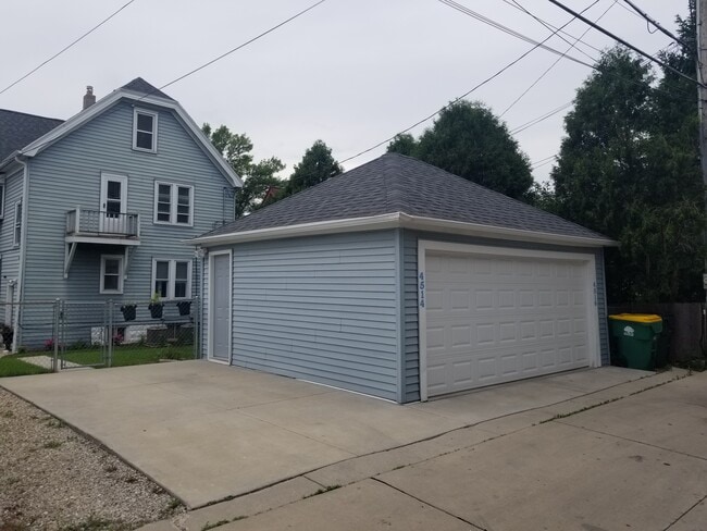 Garage - 4516 N Bartlett Ave Unit Upper