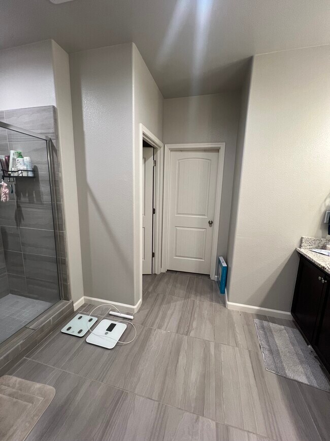 Photo - 6253 E Saginaw Way