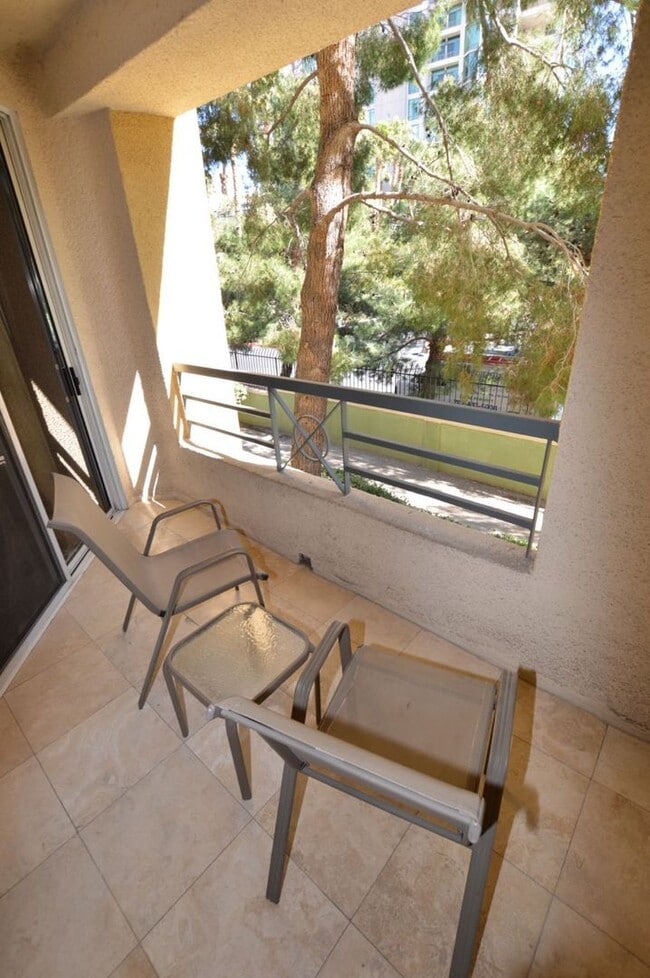 Photo - Meridian Furnished 2 Bed | 2 Bath Condo wi...
