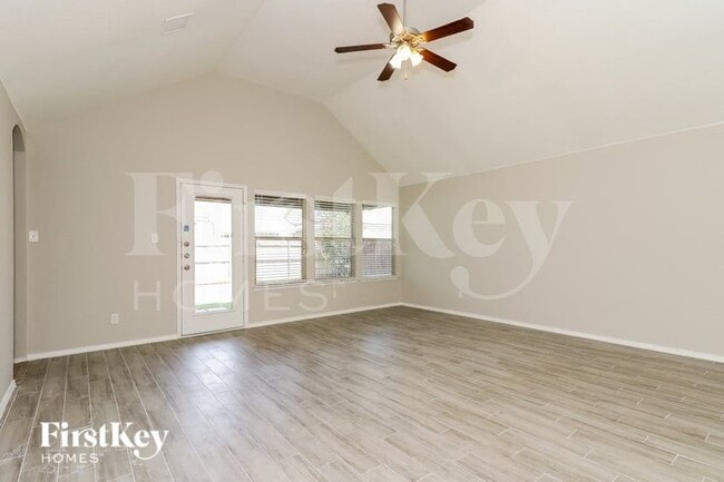 Photo - 500 Stone Crossing Ln