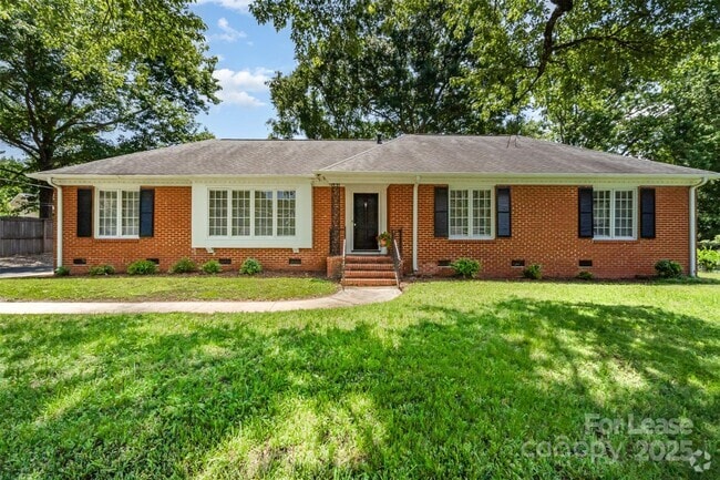 Building Photo - 6909 Lancer Dr Rental