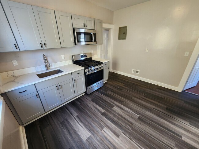 Photo - 137 Washington St Unit Apt 1