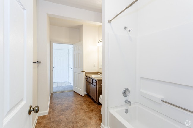 1BR, 1BA - Redbud Updated