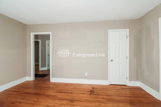 Photo - 1525 Abbot Rd