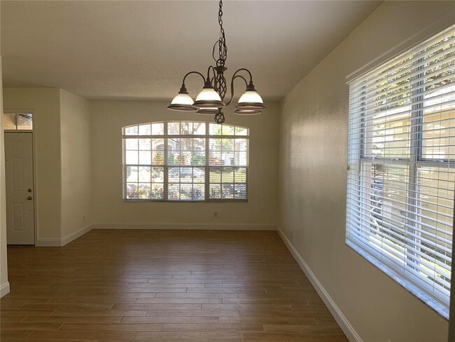 Photo - 4527 Riverton Dr