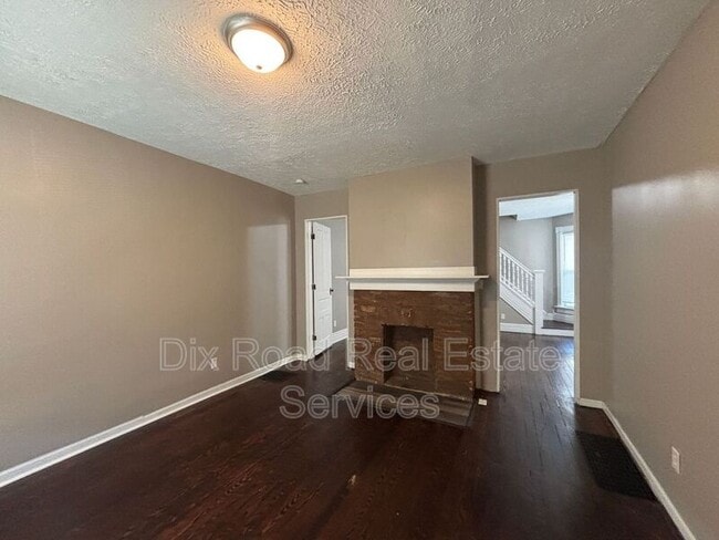 Photo - 67 S McGee St