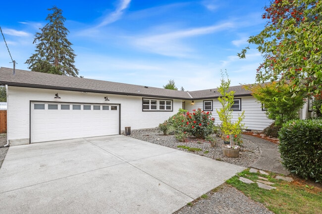 Building Photo - 4232 332nd Ave SE Rental