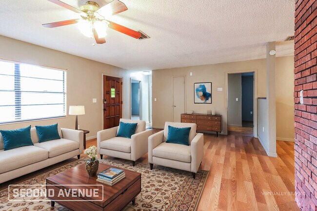 Photo - 8262 Norbert St