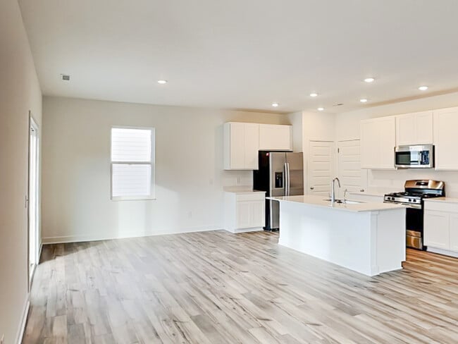 Photo - 758 Felix Dr