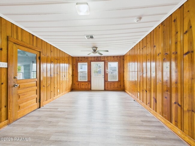 Photo - 528 St Julien Ave