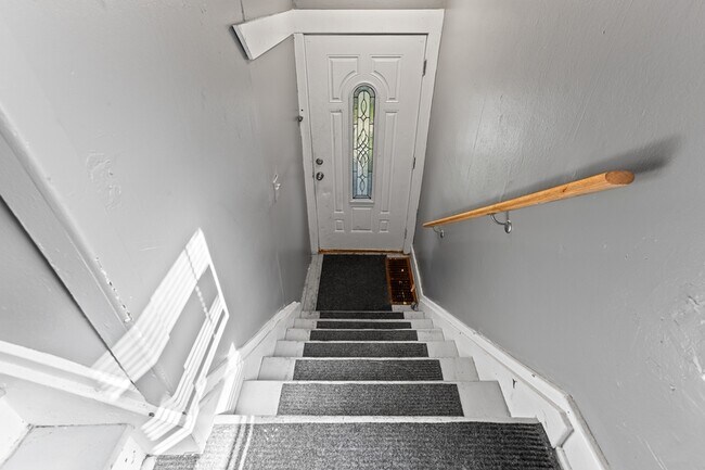 Photo - 2045 Clements St