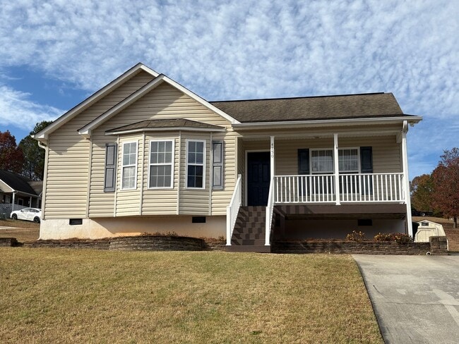 Building Photo - 3 Bedroom, 2 Bathroom House in Winston-Salem!