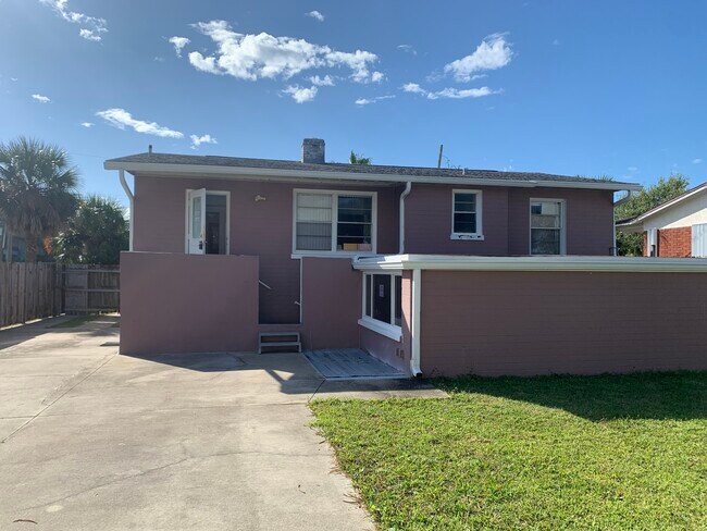 Photo - 485 Golf Blvd