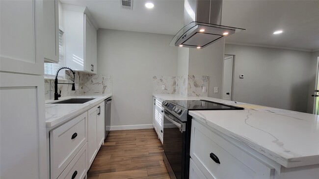 Photo - 2200 Joe Rushing Ln