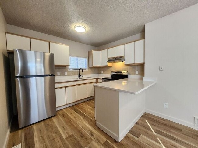 Photo - Renovated Cozy 2-Bedroom Duplex | Move In ...